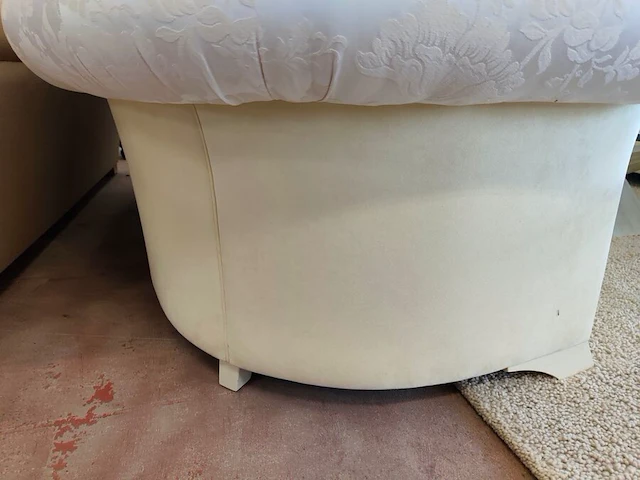 Stoffen cremekleurige salon met bloemenmotief bestaande uit een 2 zit, 3 zit en een clubzetel - afbeelding 13 van  13