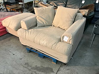 Stoffen zetel met poef