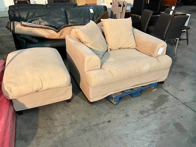 Stoffen zetel met poef - afbeelding 2 van  2