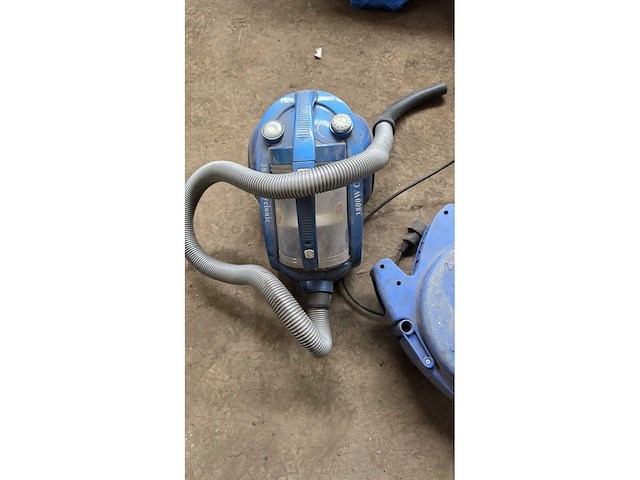 Stofzuiger 3800w cyclonic en verlengkabel - afbeelding 3 van  6