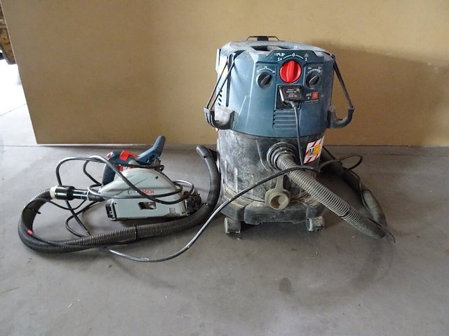 Stofzuiger bosh + invalzaag bosh - afbeelding 1 van  8