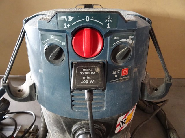 Stofzuiger bosh + invalzaag bosh - afbeelding 3 van  8