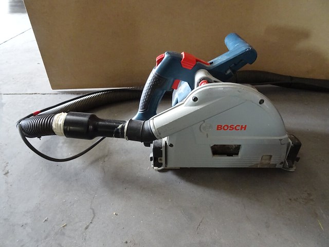 Stofzuiger bosh + invalzaag bosh - afbeelding 6 van  8