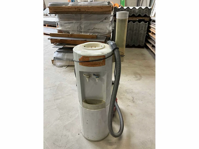 Stofzuiger en waterdispensers - afbeelding 6 van  7