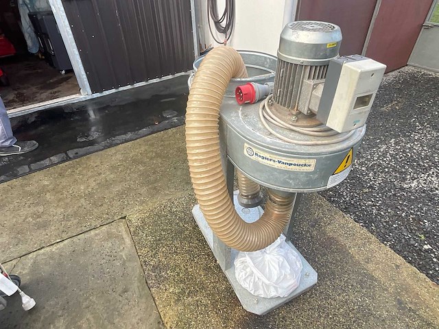 Stofzuiger / industriële zuigunit op gegalvaniseerd stalen vast frame zuigsysteem - afbeelding 2 van  6