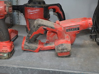 Stofzuiger milwaukee m18cv op accu, schroefmachine milwaukee m18fid, blazer milwaukee m18bbl, accu lader milwaukee m12-18fc en 1 accu (19,22,25,26) - afbeelding 2 van  13