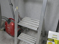 Stofzuigers + trapladder - afbeelding 3 van  4