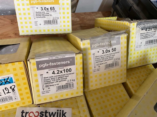 Stokeinden staalnagels houtschroeven - afbeelding 8 van  10