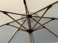 Stokparasol aluminium beige 270cm incl betonnen voet - afbeelding 3 van  4