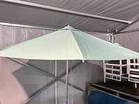 Stokparasol rvs groen 270cm incl betonnen voet - afbeelding 2 van  2