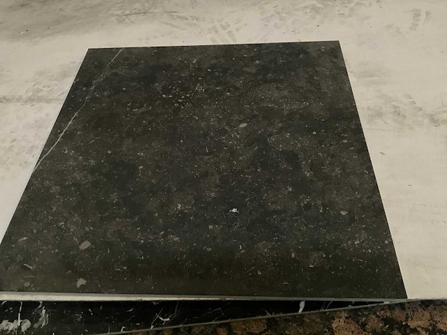 Stones & mosaics marmocino belgische blauwsteen natuursteen tegels (200x) - afbeelding 1 van  4