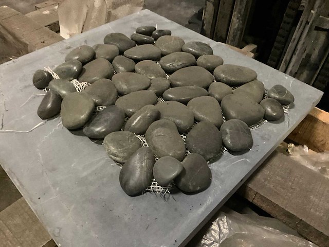 Stones & mosaics zwart grote partij mozaïek tegel in keien - afbeelding 2 van  4