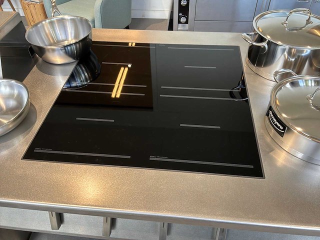 Stoof - maatwerk inductie kookeiland -nieuwstaat - afbeelding 12 van  12