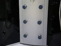 Stoomcabine met whirlpool massagebad - halfrond - wit bad met zwarte cabine 135x135x220 cm - afbeelding 9 van  10
