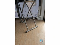 Stoomgenerator met strijktafel - afbeelding 9 van  10
