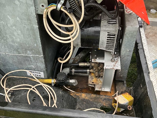 Stoomreiniger op trailer - afbeelding 12 van  32