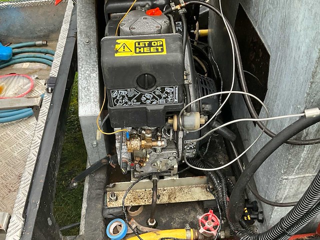 Stoomreiniger op trailer - afbeelding 15 van  32