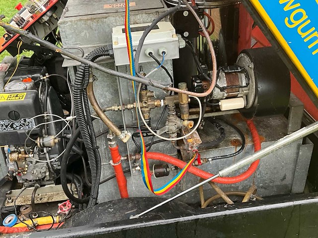 Stoomreiniger op trailer - afbeelding 16 van  32