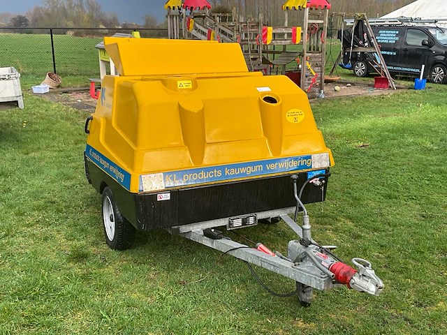 Stoomreiniger op trailer - afbeelding 19 van  32