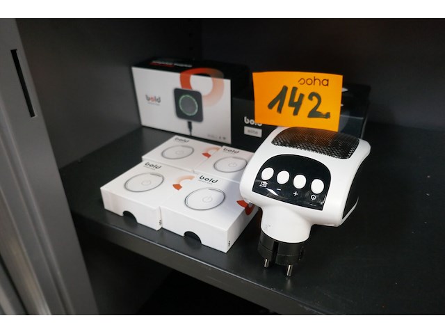 Stopcontact-kachel + connect en clickers - afbeelding 1 van  5