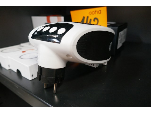 Stopcontact-kachel + connect en clickers - afbeelding 2 van  5