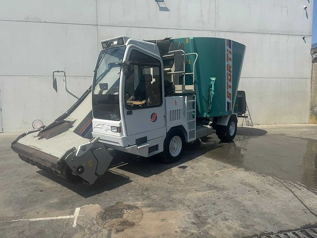 Storti - dunker 170 - mixer feeder lorrie - 2002 - afbeelding 1 van  13