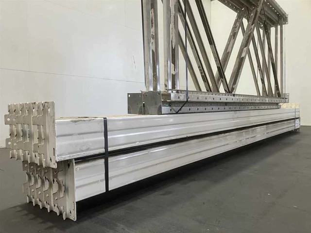 Stow op - palletstelling - storage racking - afbeelding 1 van  4