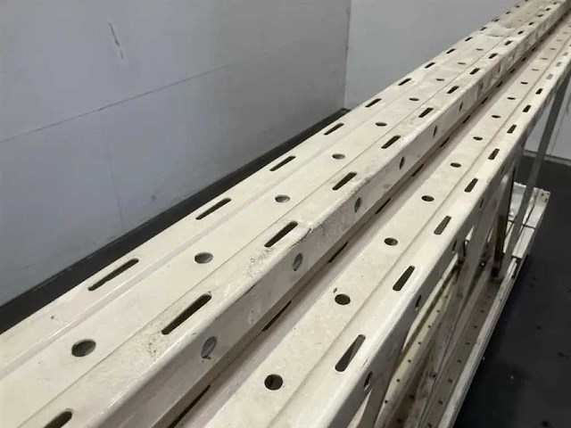 Stow op - palletstelling - storage racking - afbeelding 3 van  4