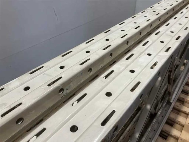 Stow op - palletstelling - storage racking - afbeelding 1 van  4