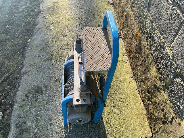 Stp 2000 pannenlift met kniksysteem - afbeelding 6 van  15