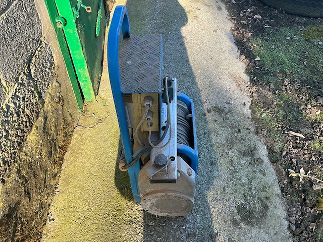 Stp 2000 pannenlift met kniksysteem - afbeelding 7 van  15