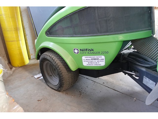 Straatveegmachine nilfisk + hydraulische veegborstel - afbeelding 2 van  29