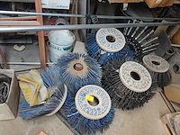 Straatveegmachine nilfisk + hydraulische veegborstel - afbeelding 17 van  29