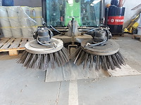 Straatveegmachine nilfisk + hydraulische veegborstel - afbeelding 28 van  29