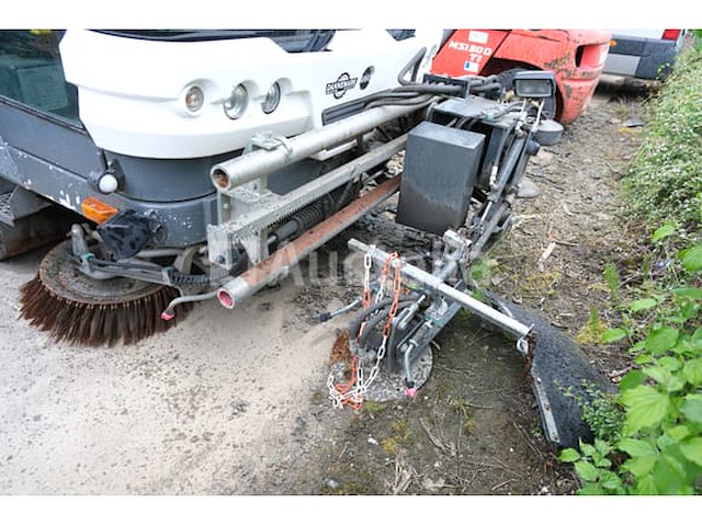 Straatveger ravo 540 sth (2009-2.436 uur - vin:xl95f4h4c80020445) - afbeelding 13 van  35