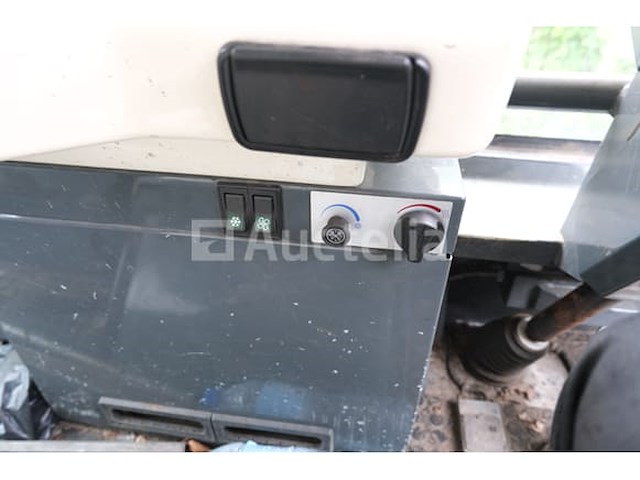 Straatveger ravo 540 sth (2009-2.436 uur - vin:xl95f4h4c80020445) - afbeelding 15 van  35