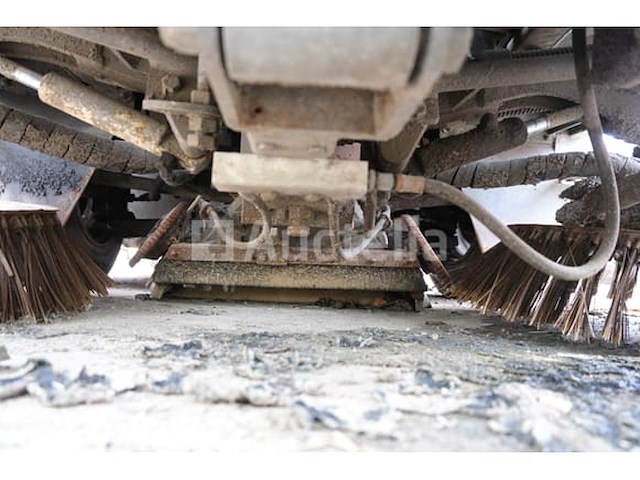 Straatveger ravo 540 sth (2009-2.436 uur - vin:xl95f4h4c80020445) - afbeelding 18 van  35