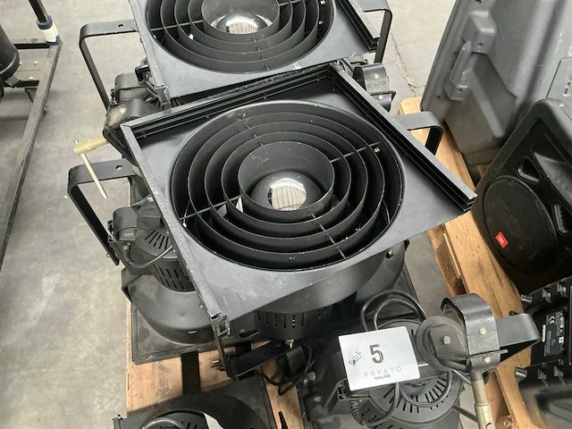 Strand lighting - beamlite 22 100 10 - beamlight (8x) - afbeelding 1 van  5