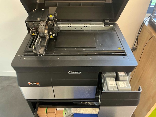 Stratasys - objet 30 pro - 3d printer - afbeelding 31 van  35