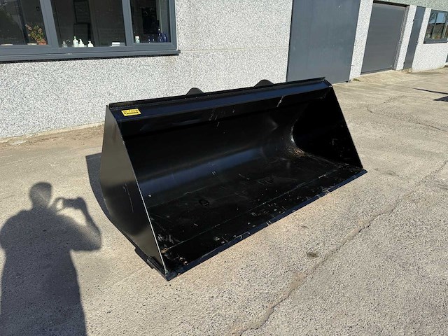 Strickland - nieuw - schepbak - manitou - afbeelding 1 van  10