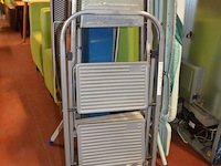 Strijkplank calor, strijkplank brabantia, alu trapladder 4 treden, alu trapladder 2 treden - afbeelding 2 van  8