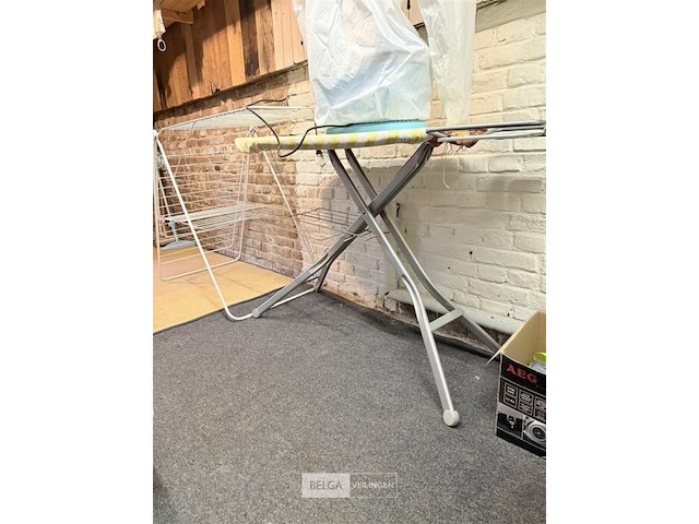 Strijkplank, droogrek en overhemdstrijkautomaat - afbeelding 3 van  3