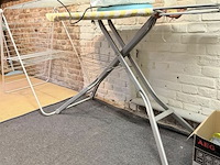 Strijkplank, droogrek en overhemdstrijkautomaat - afbeelding 3 van  3