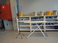 Strijkplank + kapstok - afbeelding 1 van  3