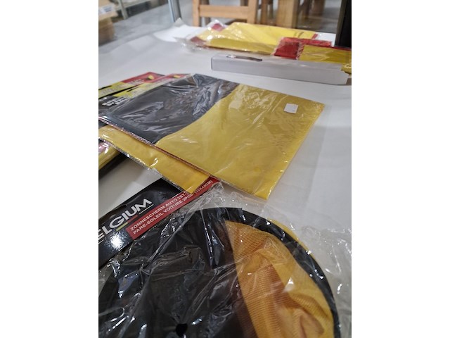 Stripverhalen en een partij gadgets rode duivels - afbeelding 7 van  9