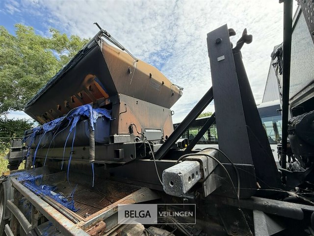 Strooi vrachtwagen - afbeelding 21 van  24