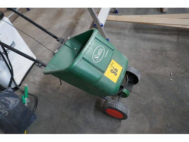 Strooiwagen + vernevelaars - afbeelding 2 van  4