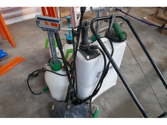 Strooiwagen + vernevelaars - afbeelding 3 van  4