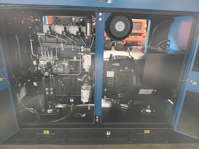 Stroomgenerator 50kv diesel - afbeelding 3 van  26
