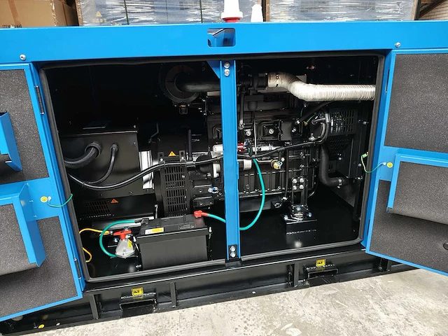 Stroomgenerator 50kv diesel - afbeelding 4 van  26
